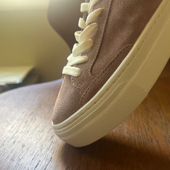 KIDS 3.5 SOLUDOS SUEDE PLATFORM SNEAKERS BRAND NEW - Picture 6 of 7